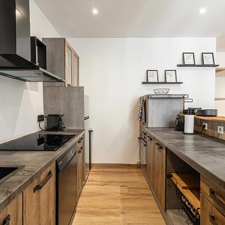 Апартаменты Magnificent - Ac- 2br- 4p -