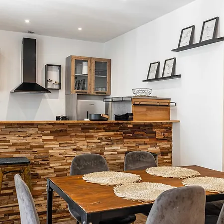 Magnificent - Ac- 2br- 4p -