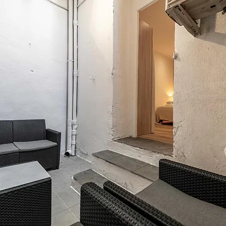 Magnificent - Ac- 2br- 4p -