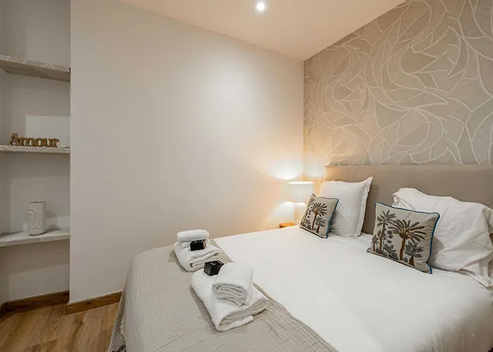 Magnificent - Ac- 2br- 4p -