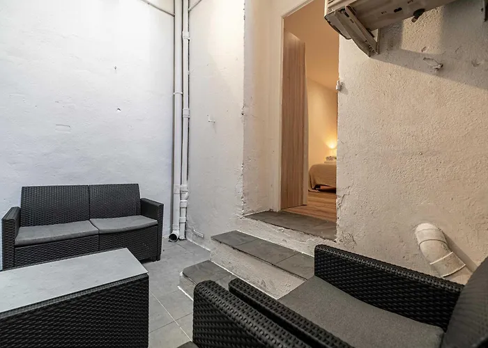 Magnificent - Ac- 2br- 4p -